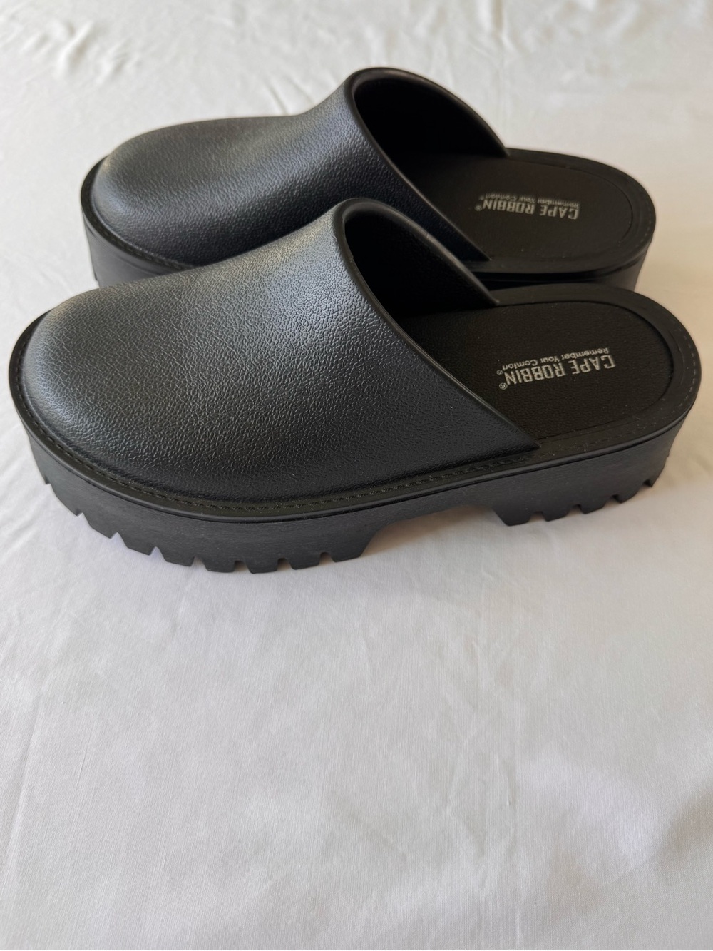 Cape Robbin Woman's Black Slip-On Platform Clog- Size 9